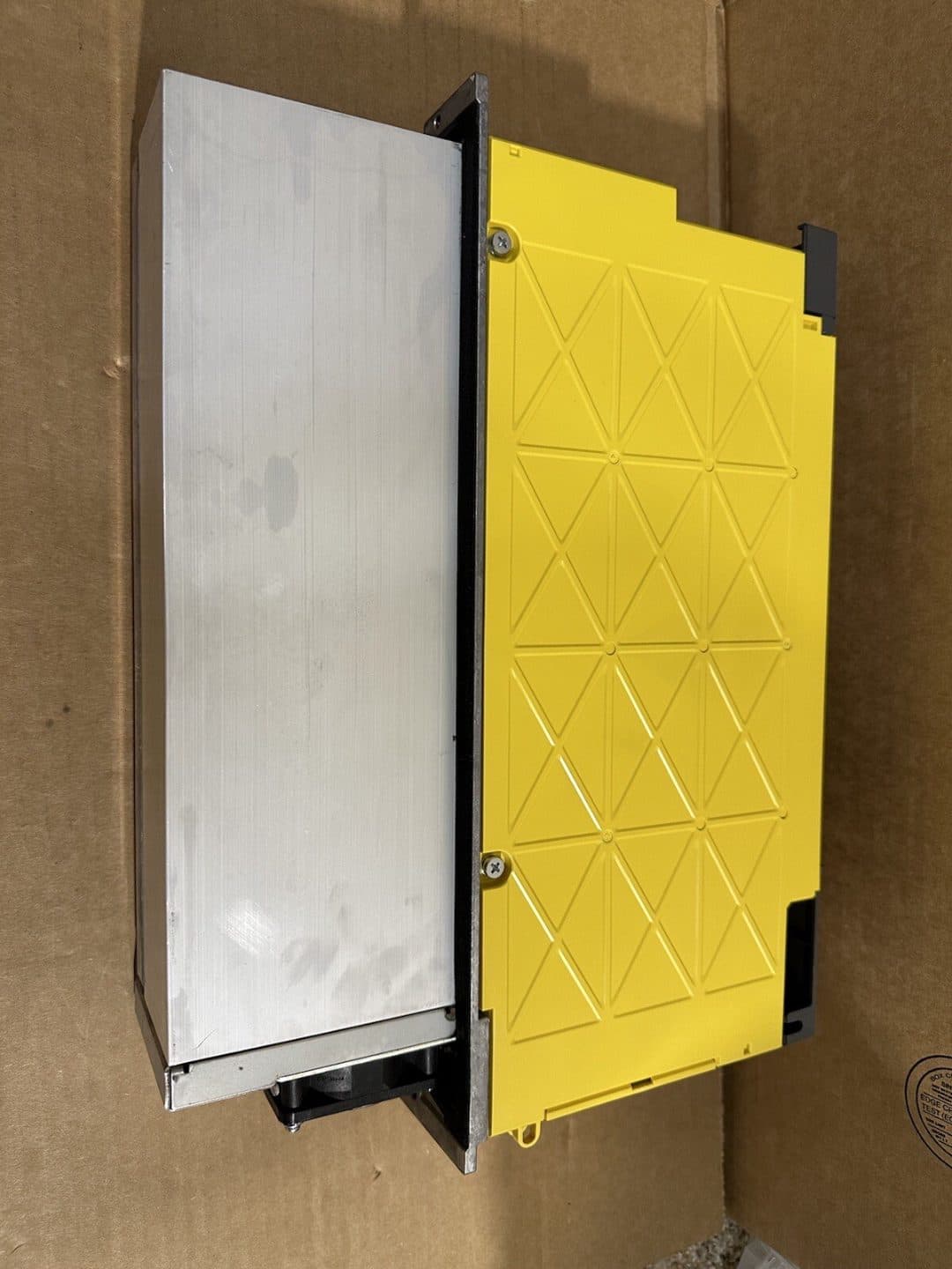 A06B-6220-H011 FANUC A06B-6220-H011 Servo Amplifier / Drive - Detail View | FANUC Servo Amplifier / Drive