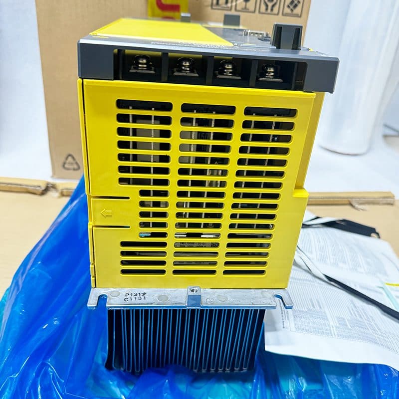 A06B-6120-H030 FANUC A06B-6120-H030 Servo Amplifier / Drive - Detail View | FANUC Servo Amplifier / Drive