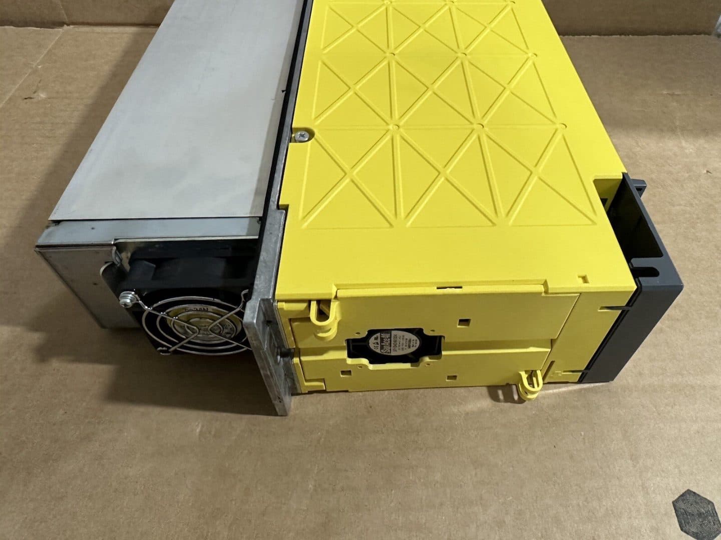 A06B-6220-H011 FANUC A06B-6220-H011 Servo Amplifier / Drive - View 3 | CNC Spare Part