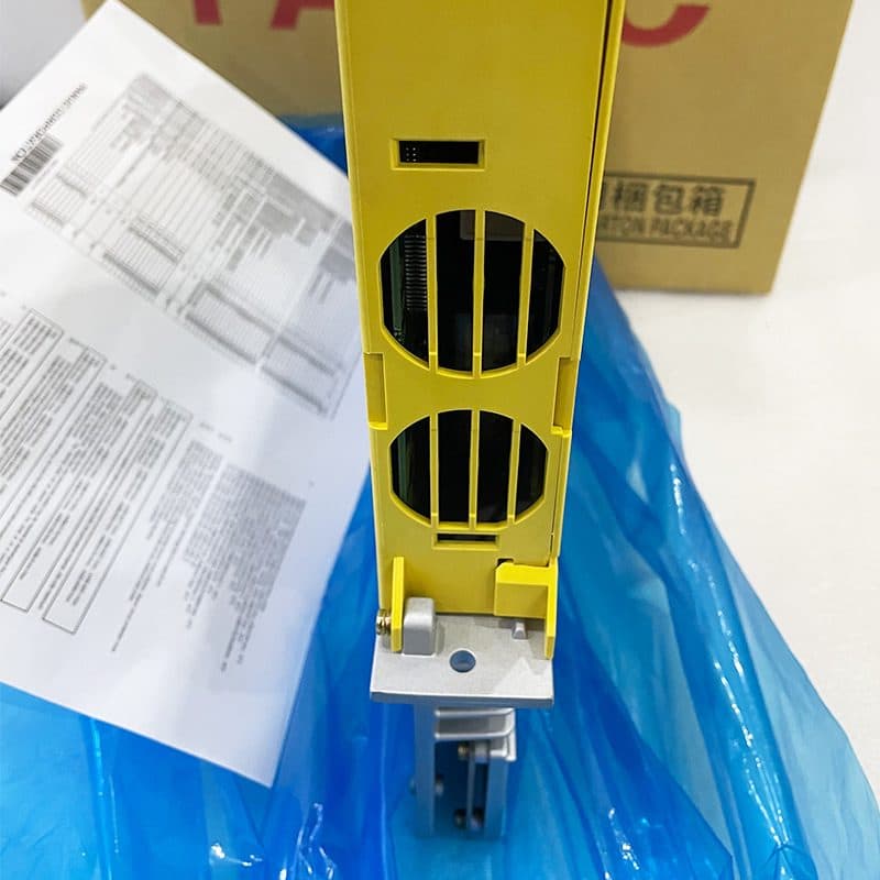 A06B-6093-H154 FANUC A06B-6093-H154 Servo Amplifier / Drive - Detail View | FANUC Servo Amplifier / Drive